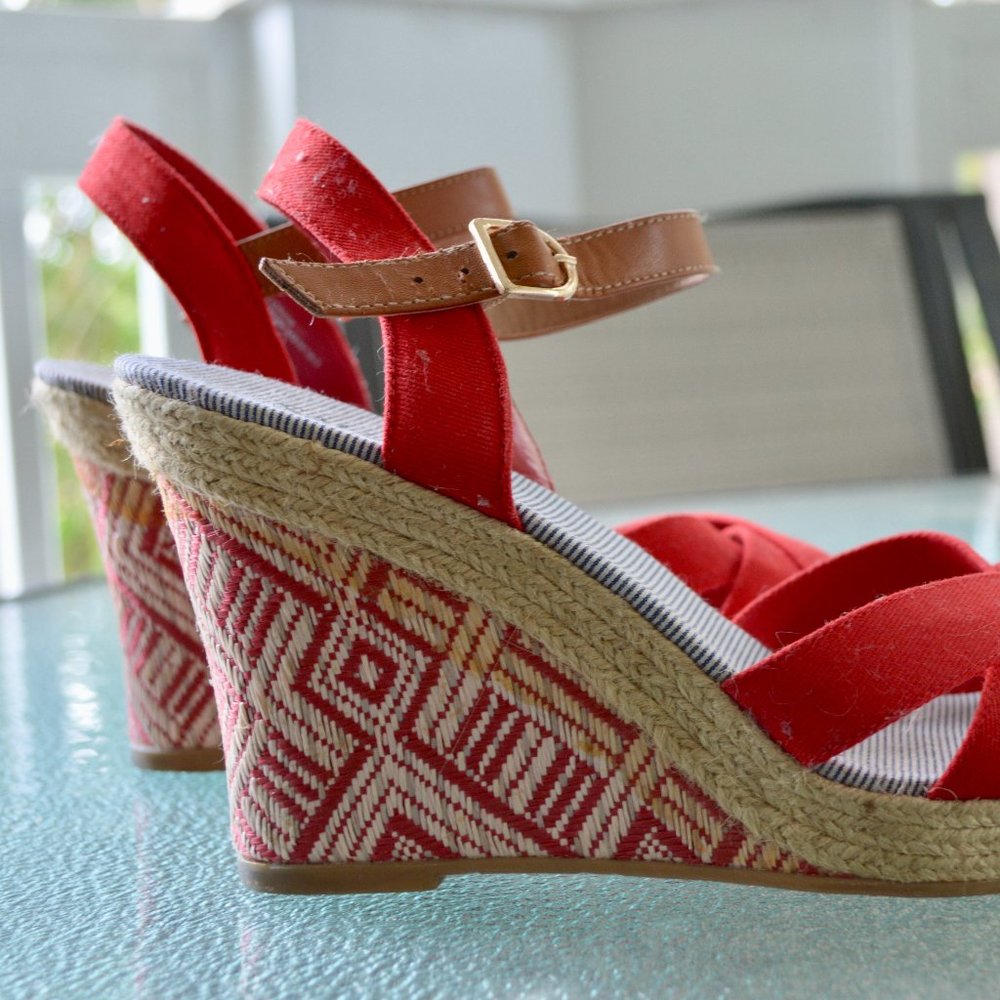 Red Patterned Wedges - Picture 2 of 7